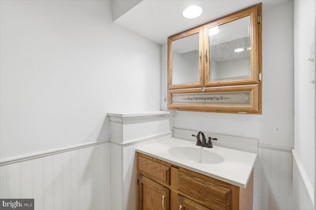 152 Egerton Avenue photo 22