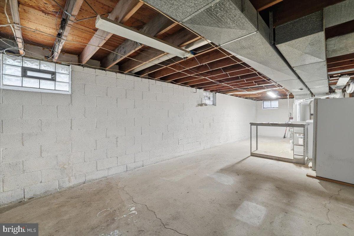 152 Egerton Avenue photo 25