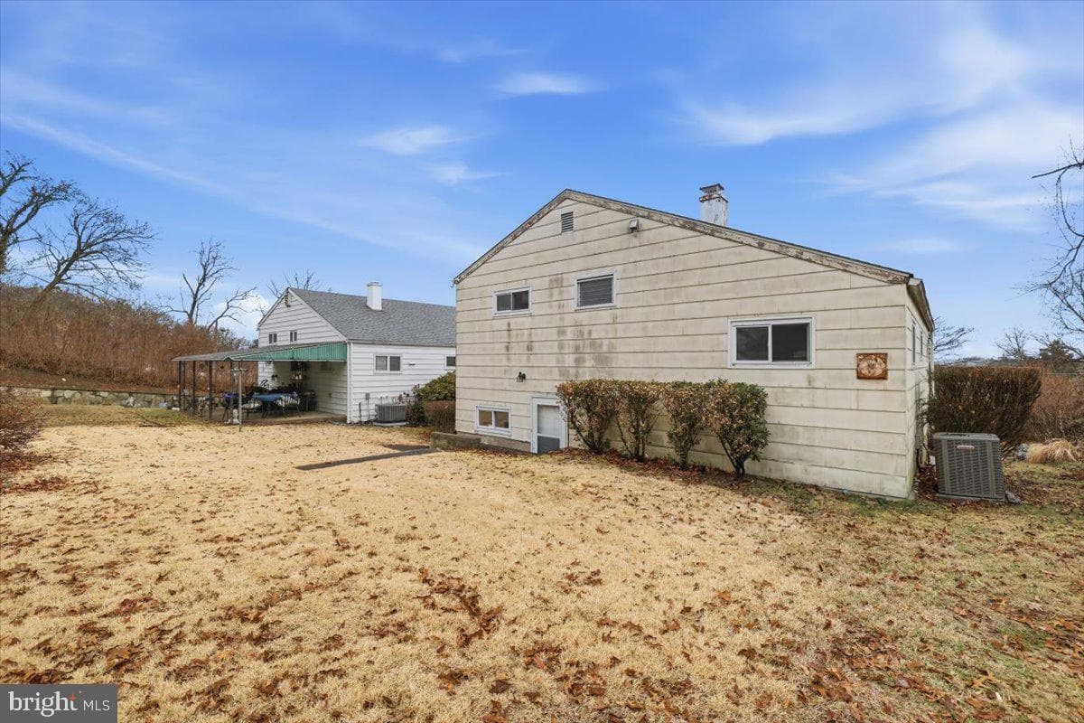 152 Egerton Avenue photo 27