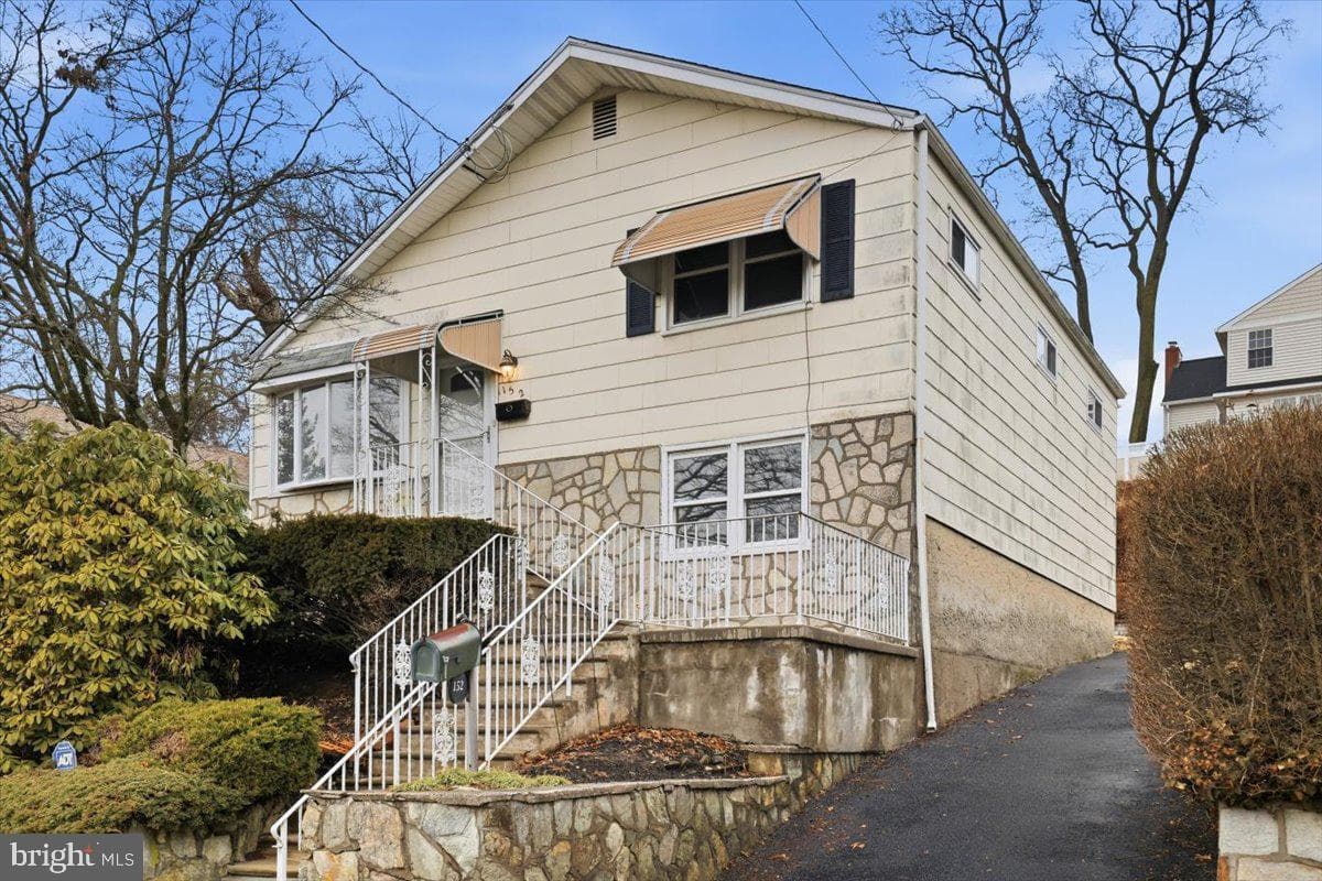 152 Egerton Avenue photo 30