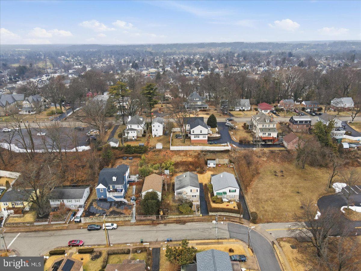 152 Egerton Avenue photo 35