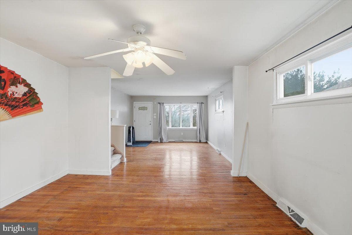 152 Egerton Avenue photo 4