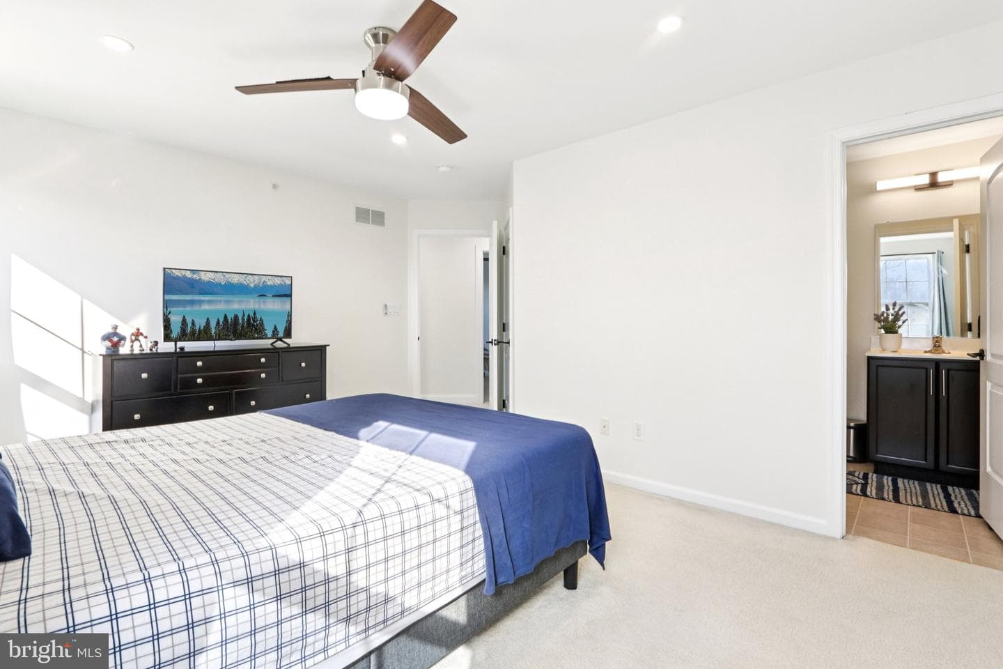 1035 Thorndale Drive photo 32