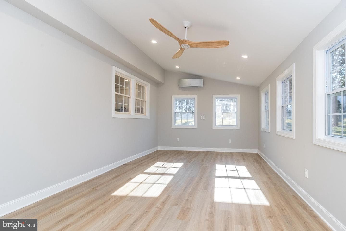 1433 Sandys Lane photo 31