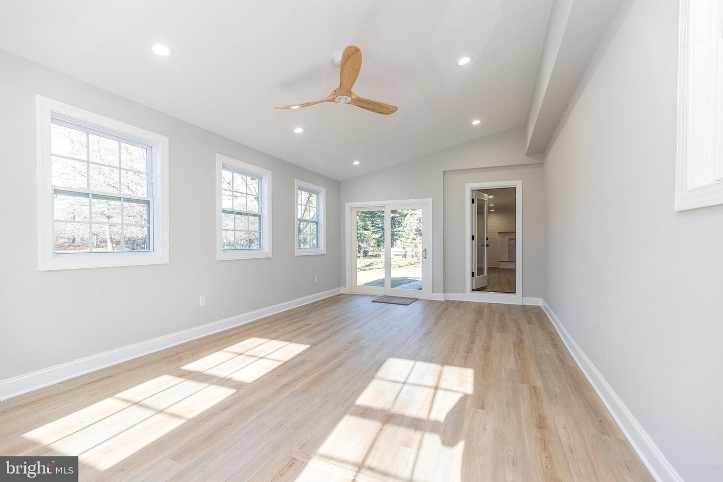 1433 Sandys Lane photo 33
