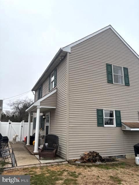 219 Connor Street photo 2