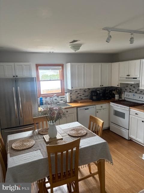 219 Connor Street photo 8
