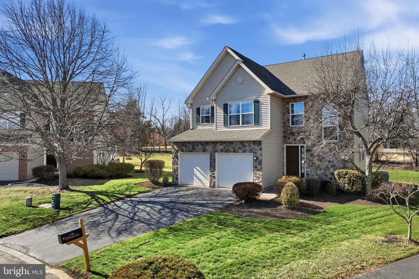 1109 Cornwallis Way photo 2