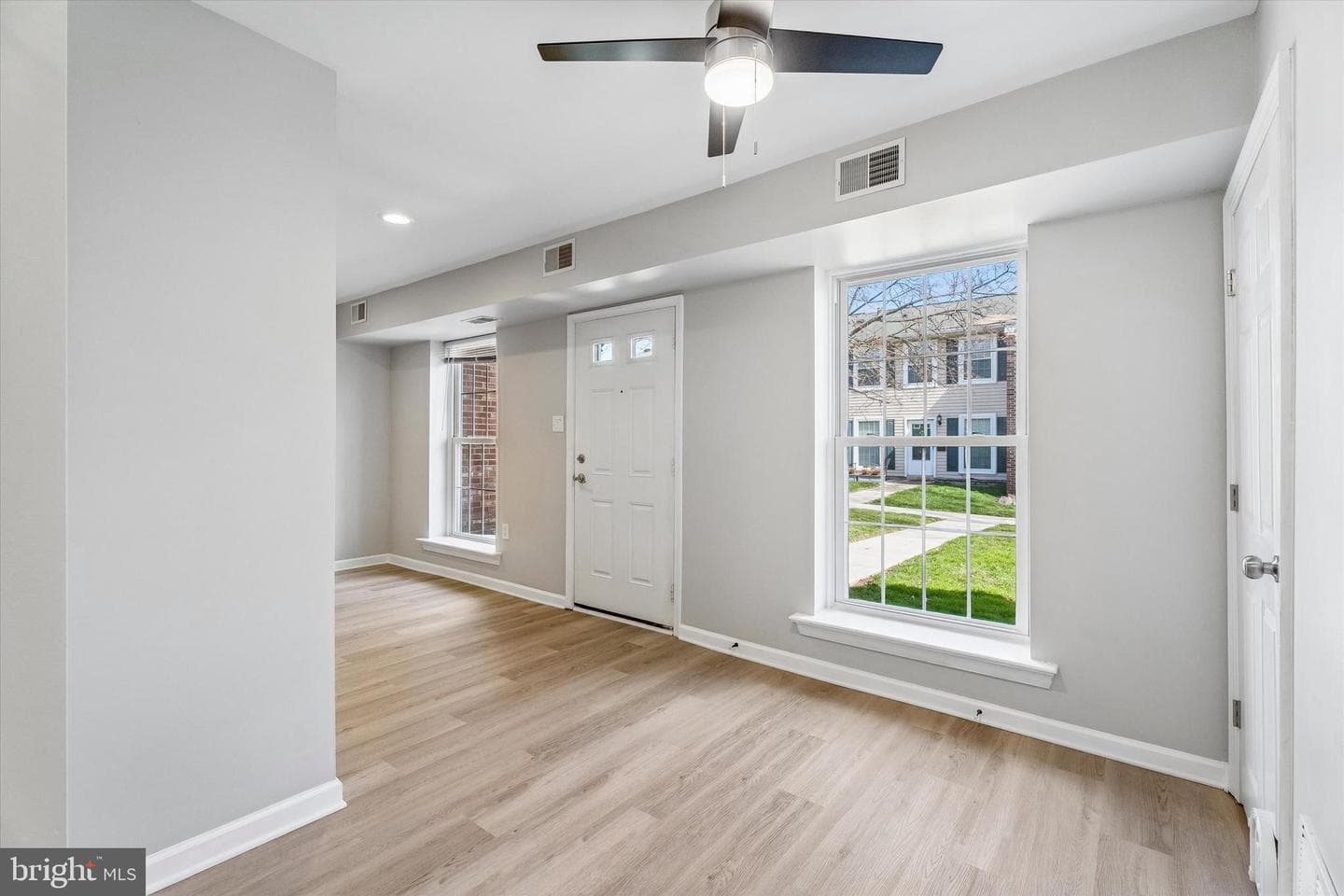 1103 Middleton photo 5