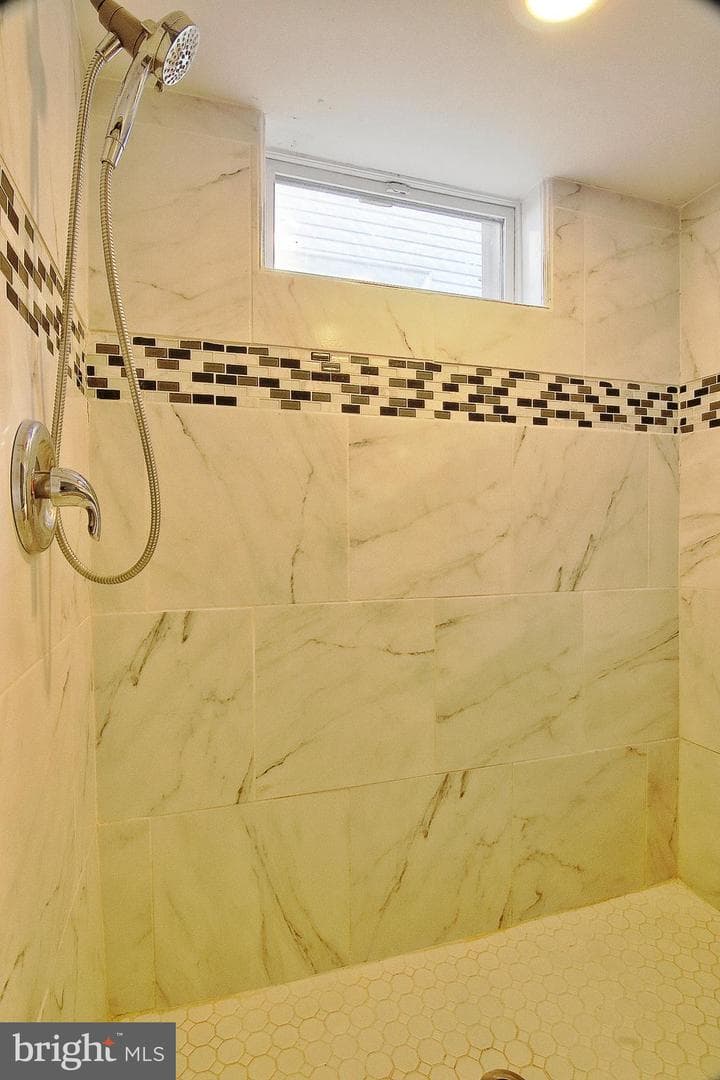 203 Lemon Street photo 25