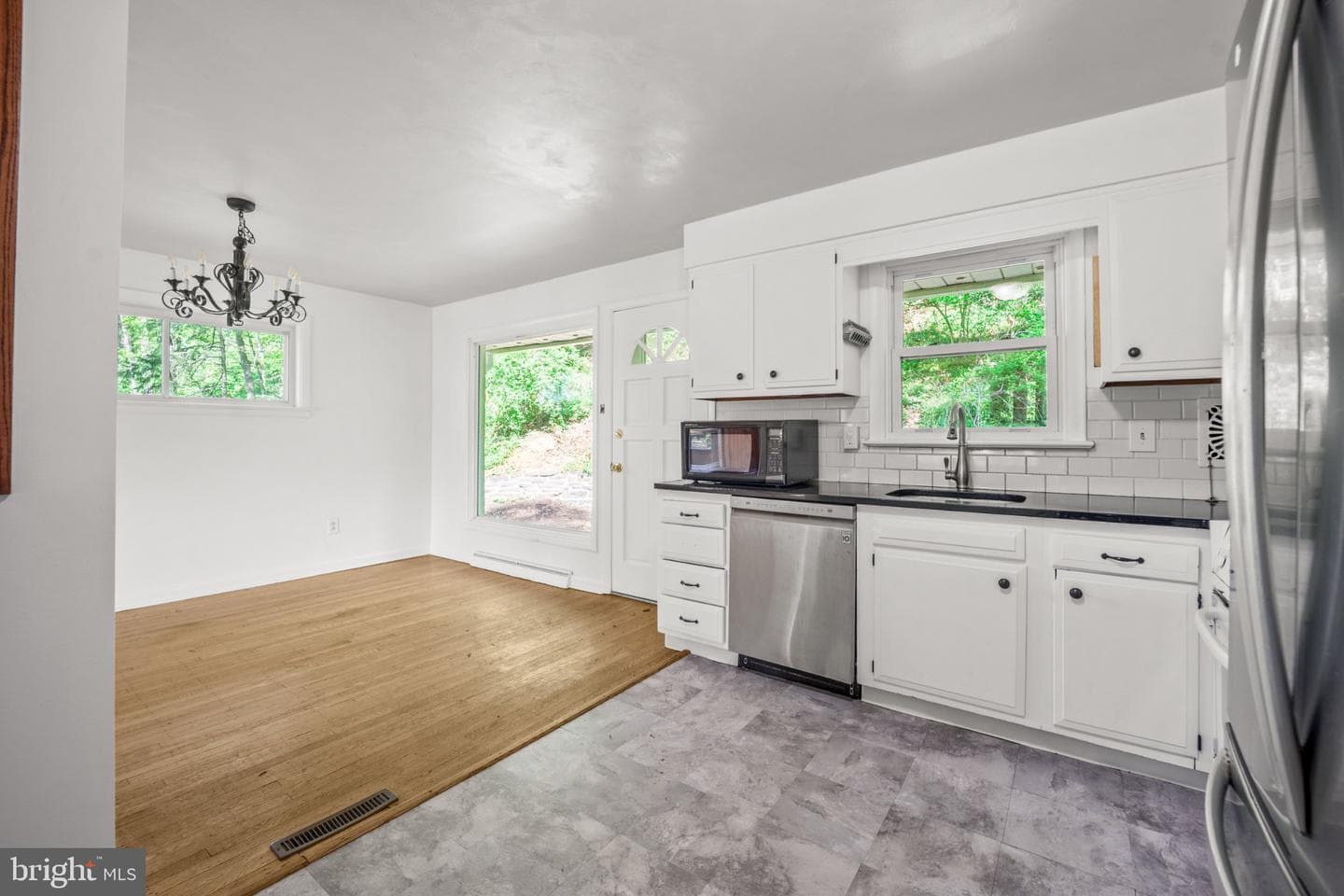 156 Gypsy Lane photo 16