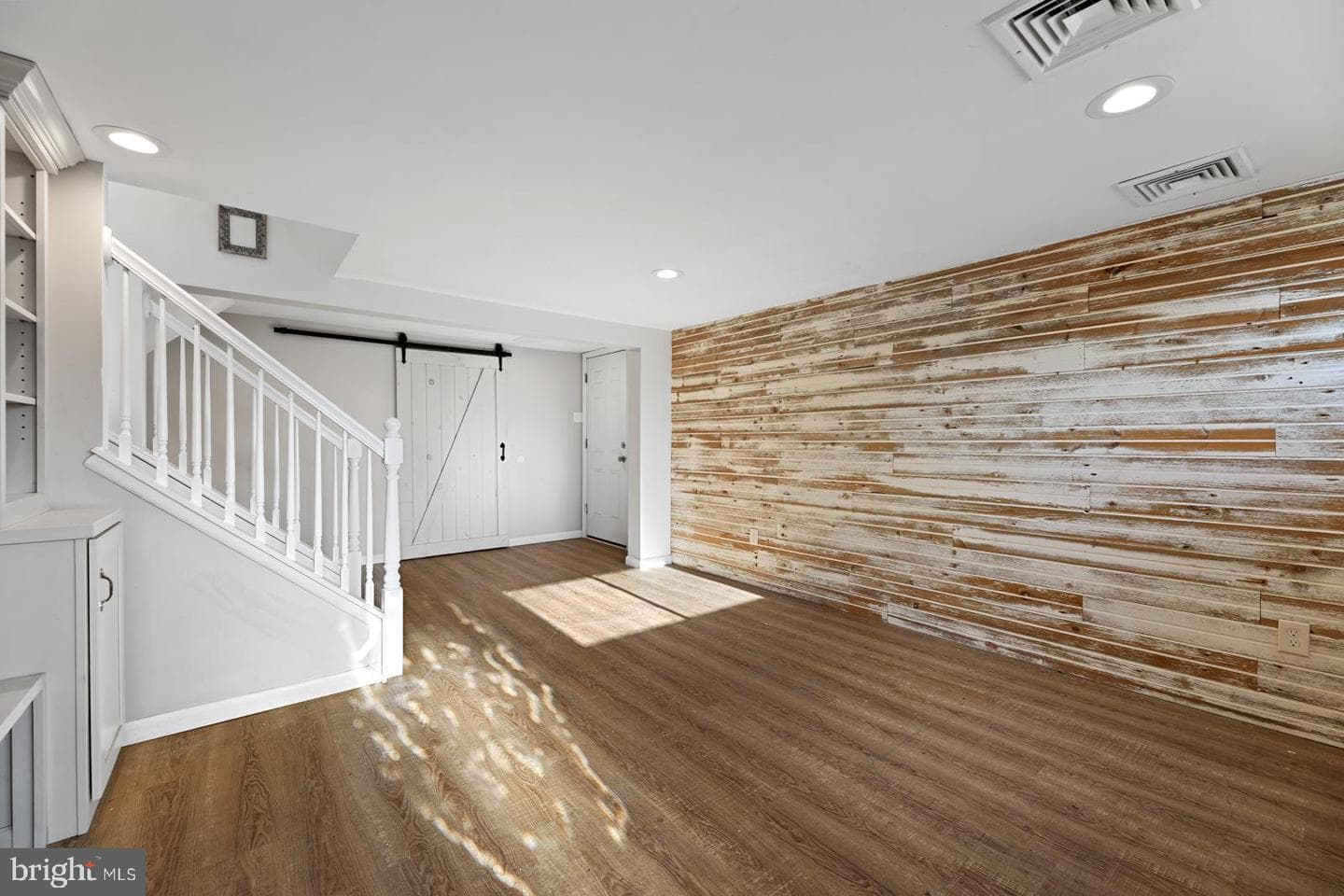 156 Gypsy Lane photo 19