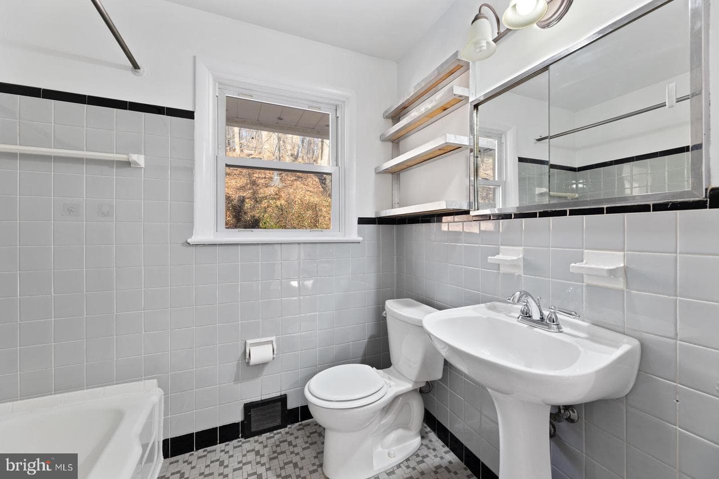 156 Gypsy Lane photo 40