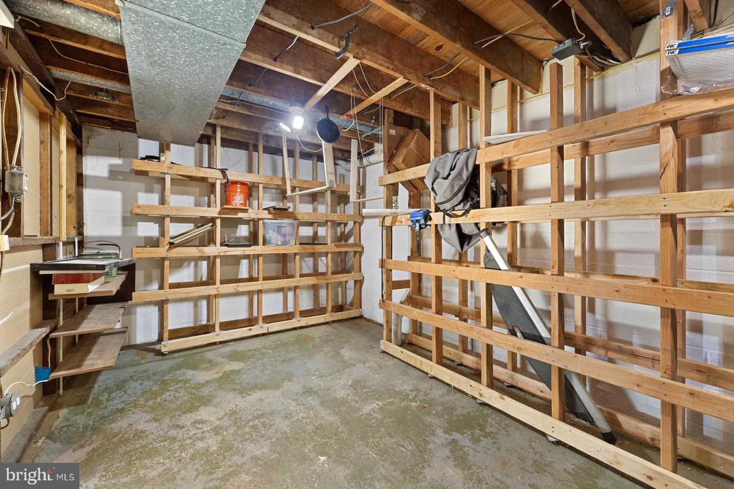 156 Gypsy Lane photo 44