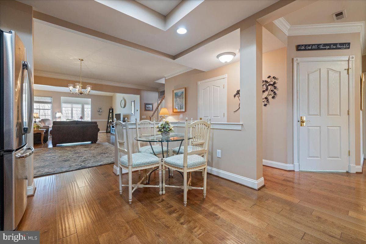 327 Melbourne Way photo 14