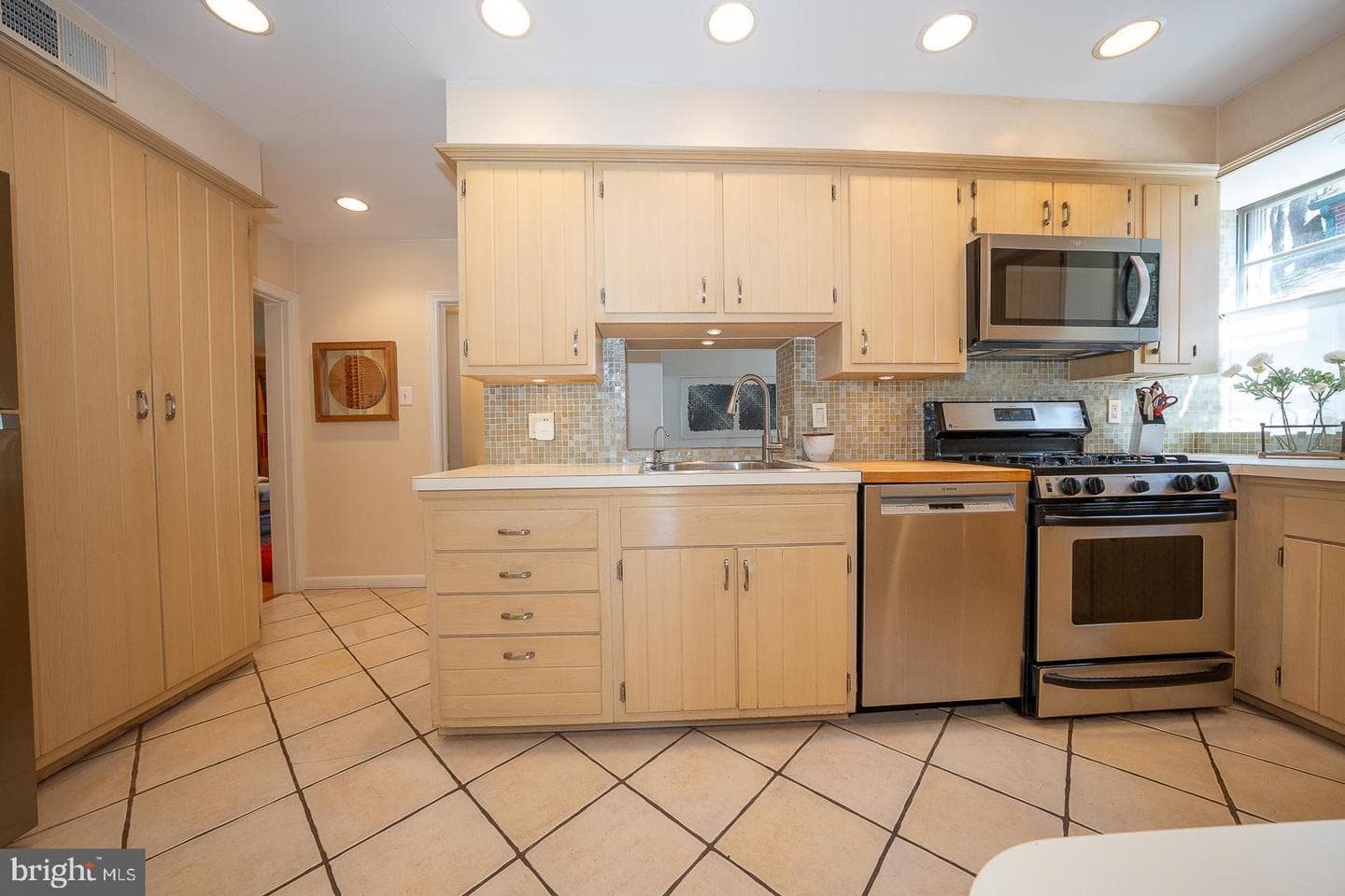 535 Hamilton Road photo 16