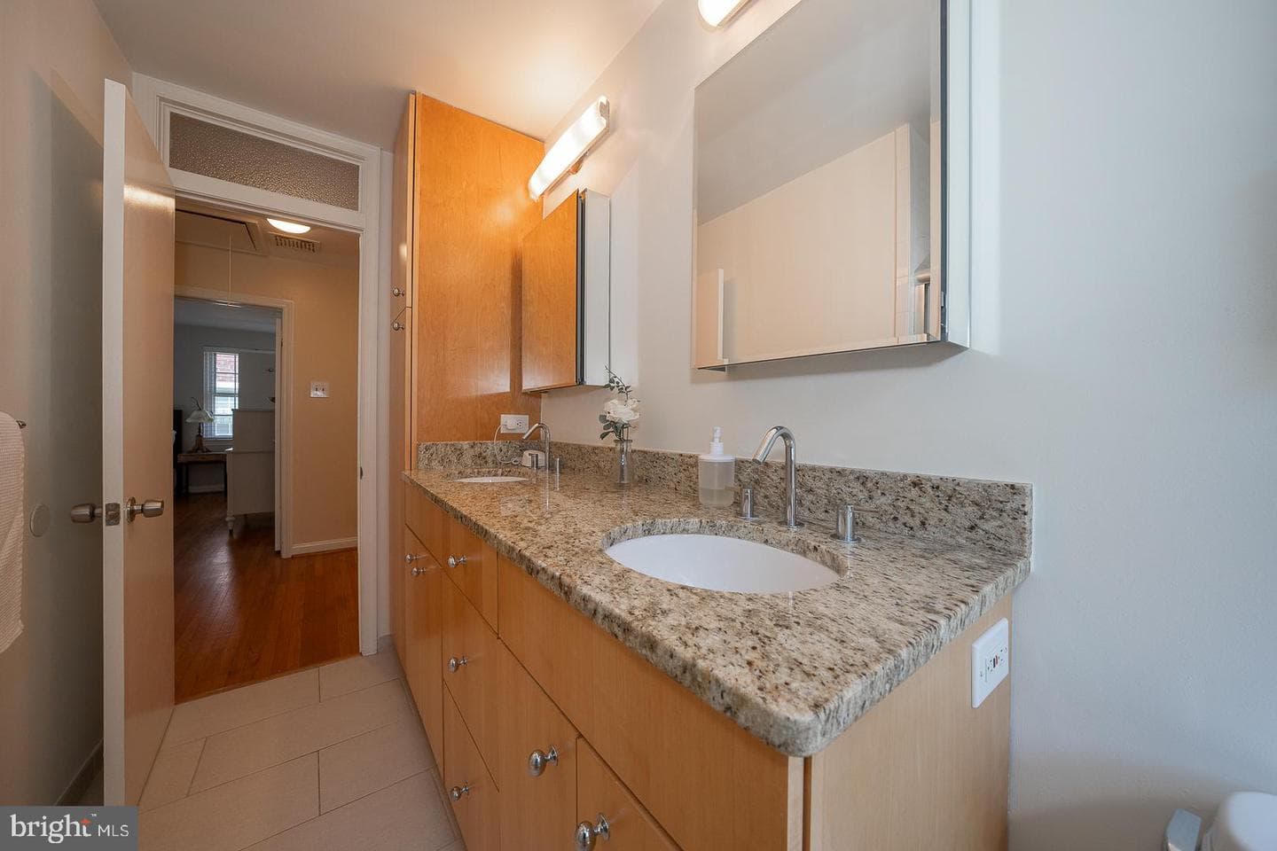 535 Hamilton Road photo 31