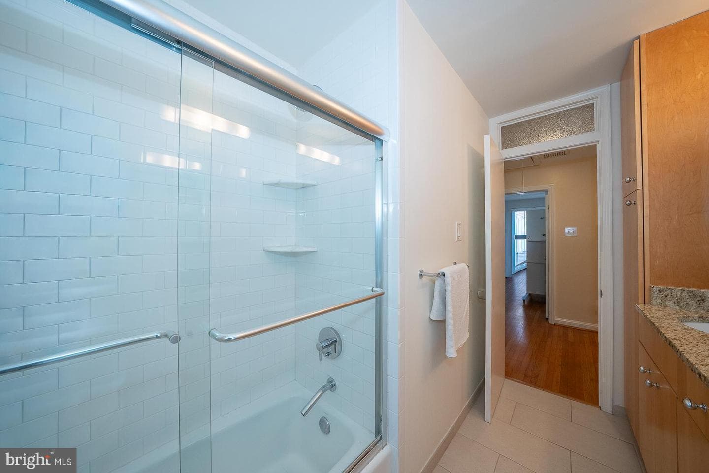535 Hamilton Road photo 32