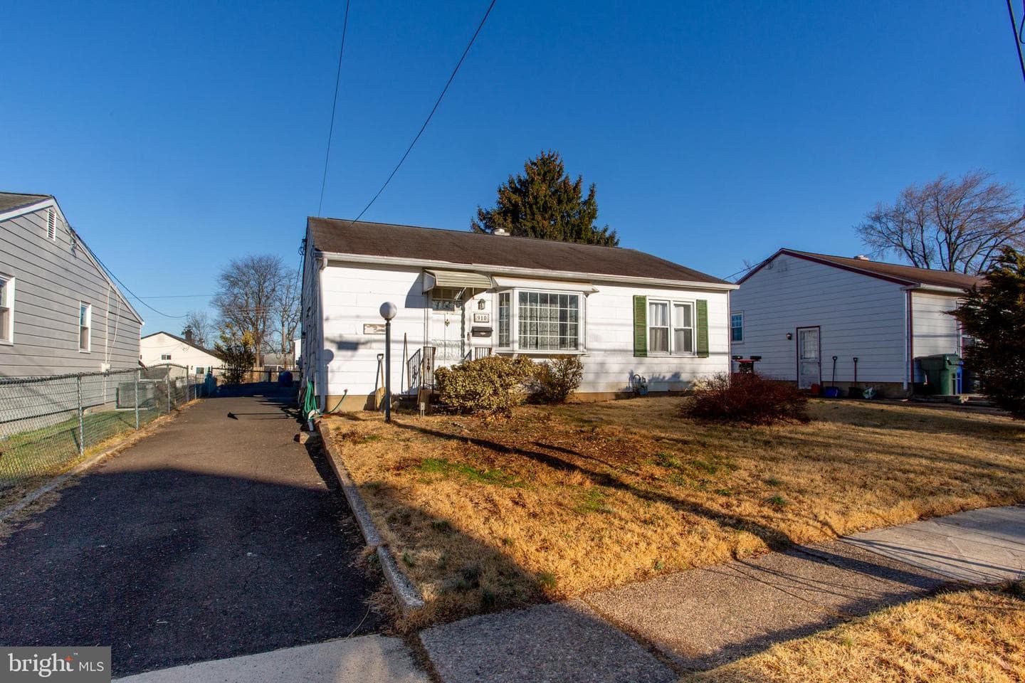 910 Garfield Avenue photo 1