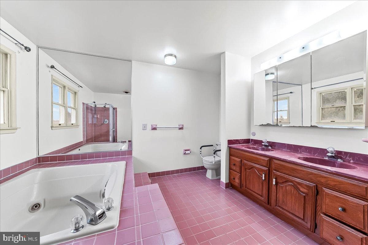 121 Gwynmont Drive photo 25