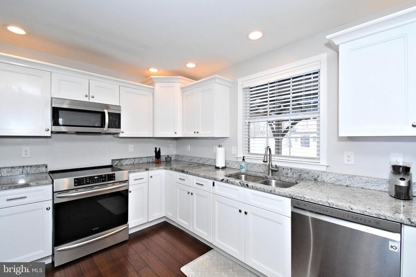 210 Becker Road photo 15