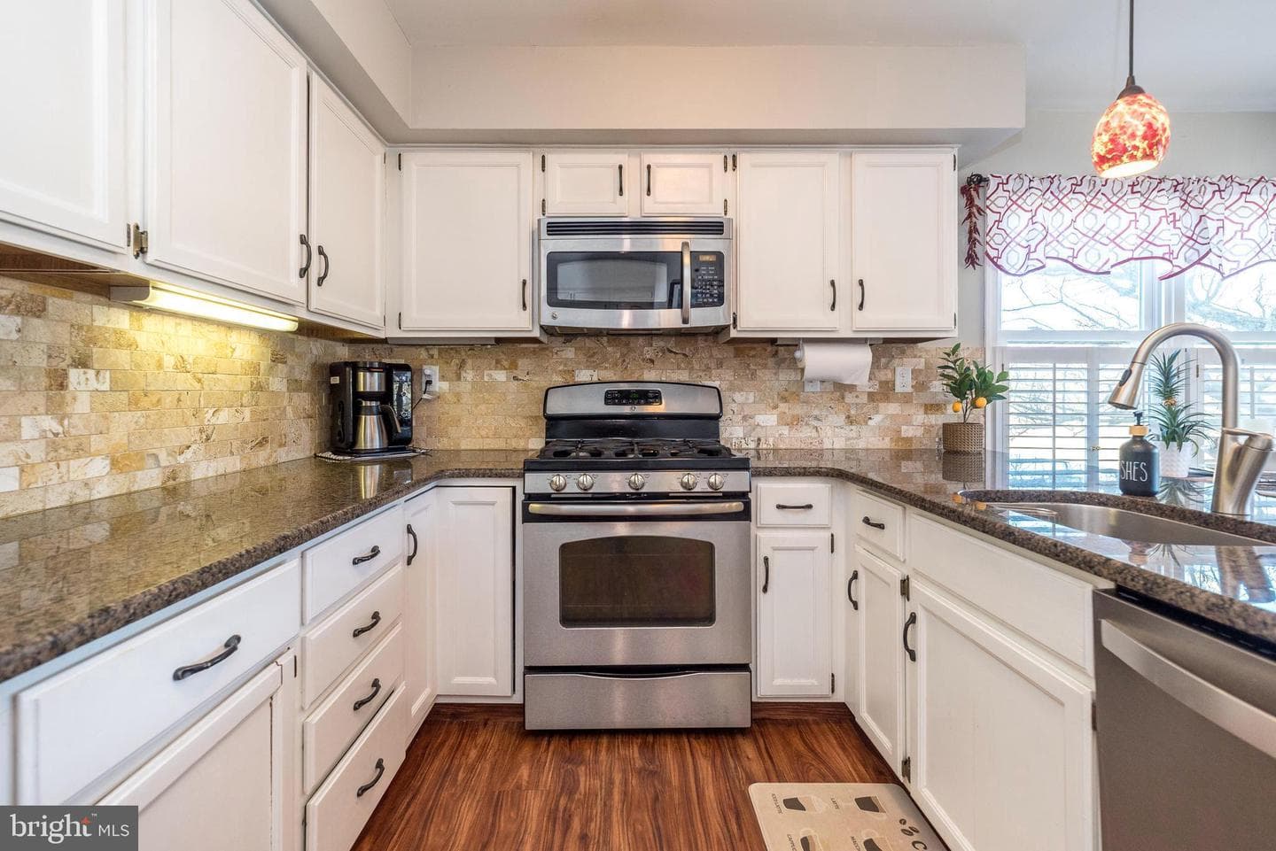 400 Calverton Court photo 11