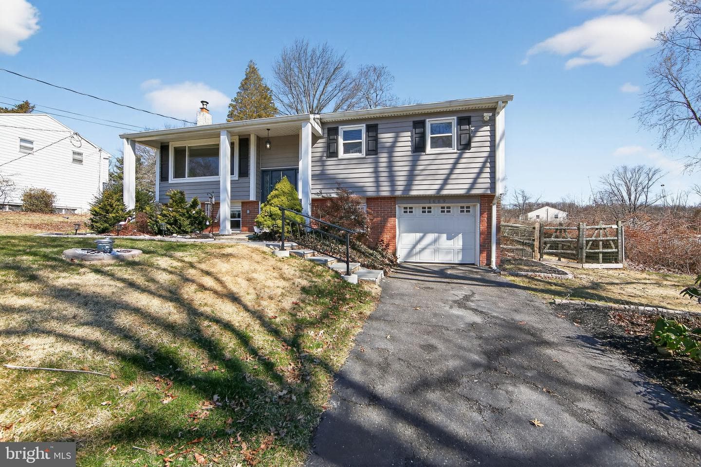 1669 Briarwood Lane photo 3