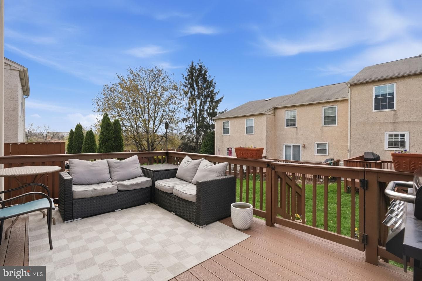 651 Coates Lane photo 37