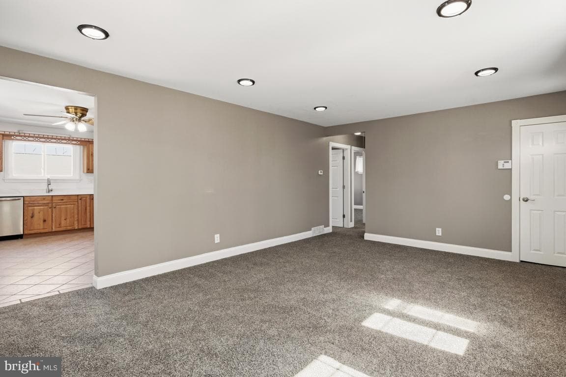 416 Stuart Lane photo 11