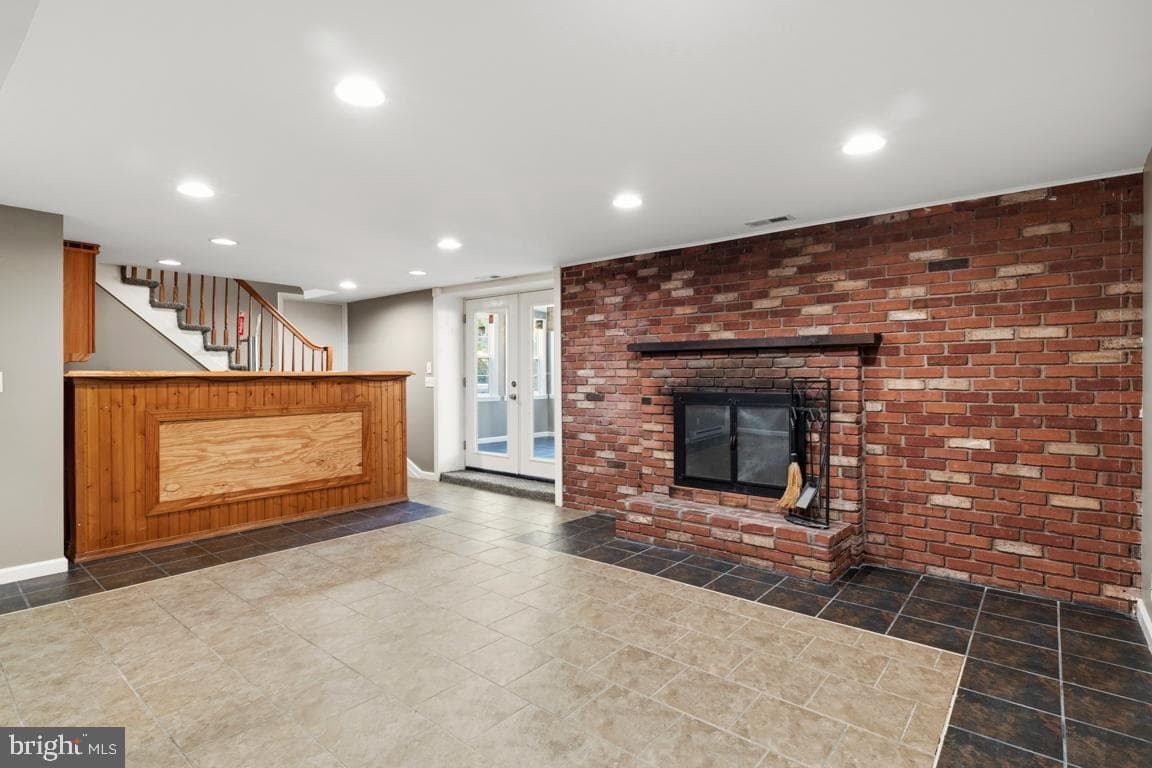 416 Stuart Lane photo 24