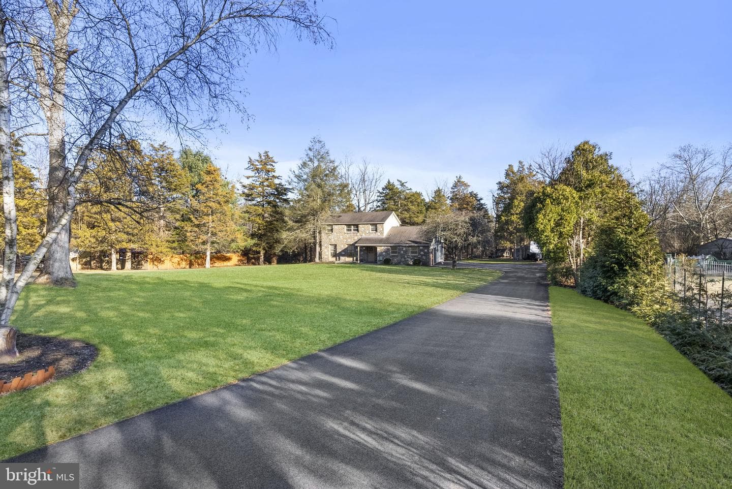 2814 Heather Drive photo 2