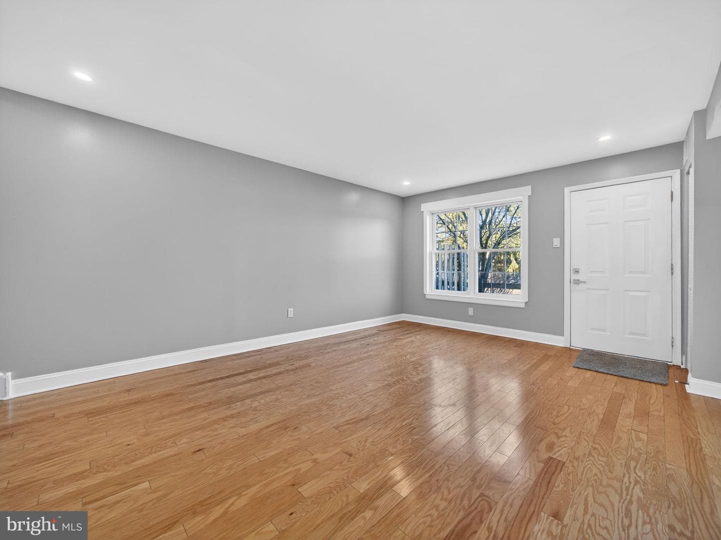 256 Arbour Court photo 6