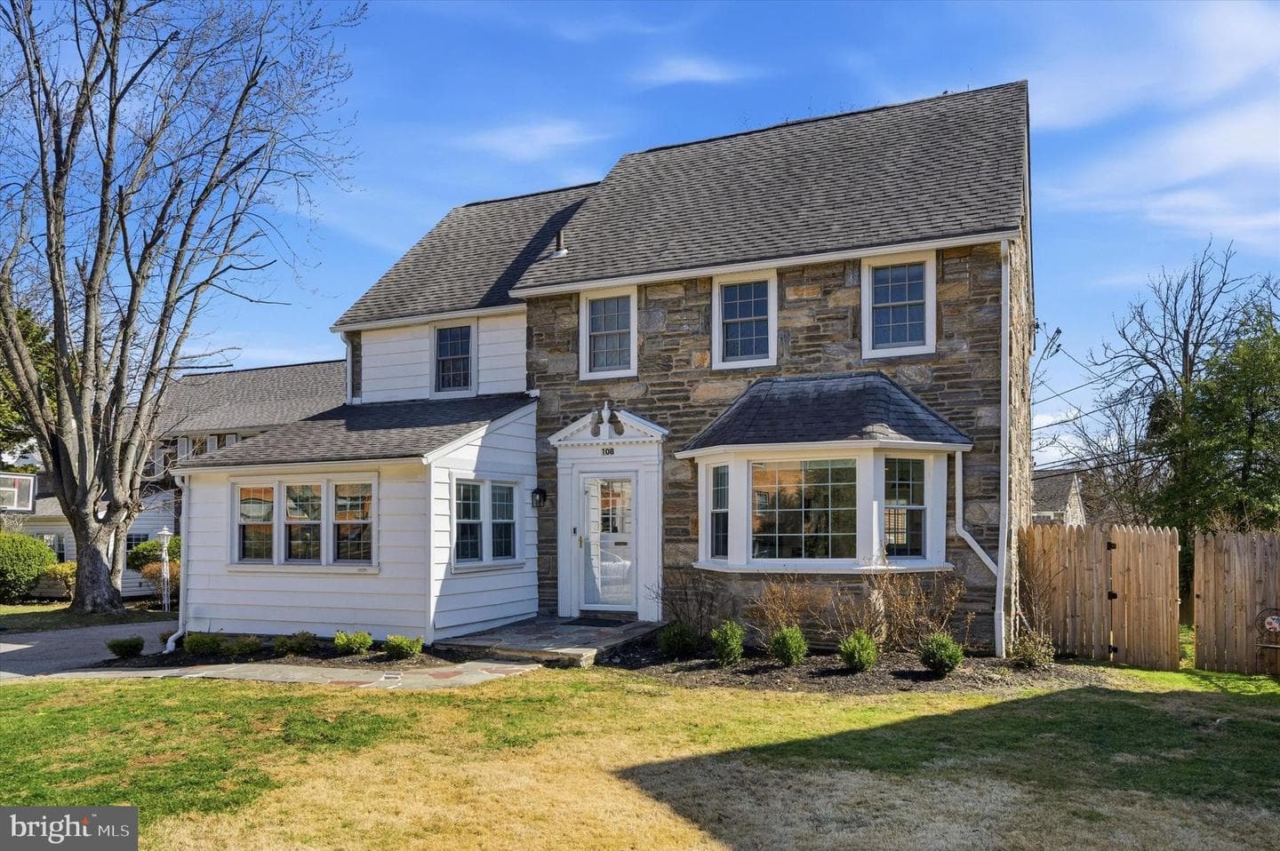 108 Summit Ln