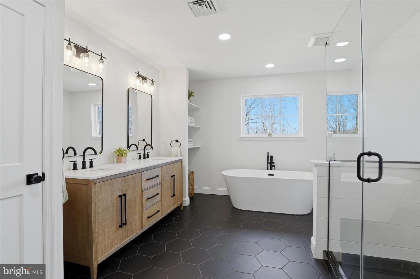 41 S Grange Avenue photo 31