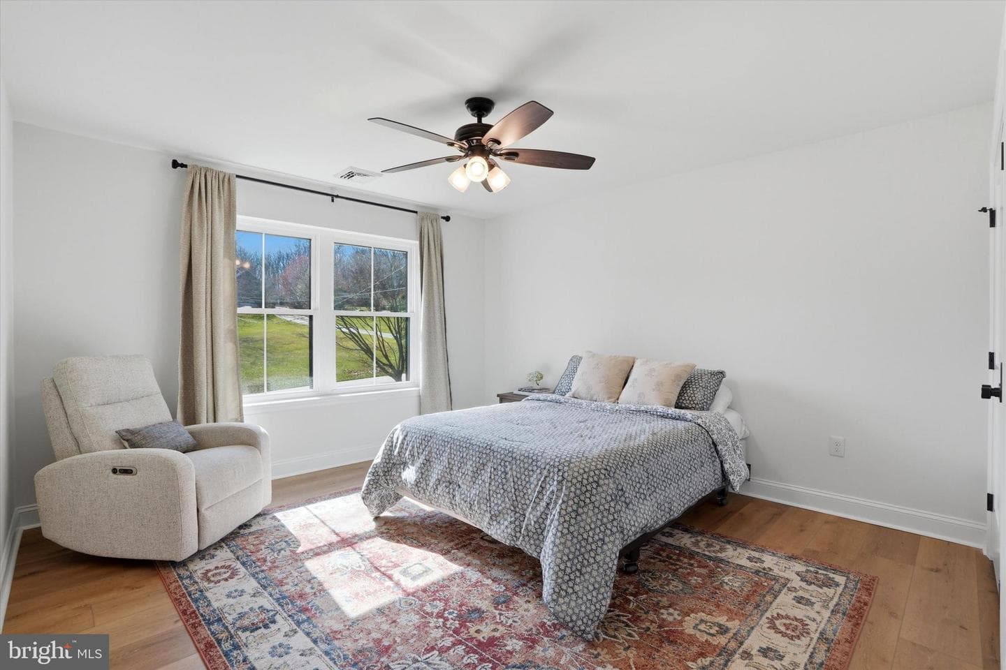 41 S Grange Avenue photo 35