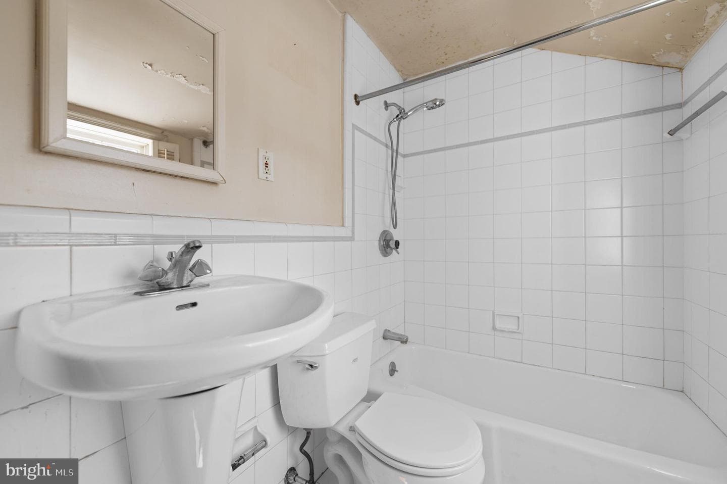 302 Garth Road photo 25