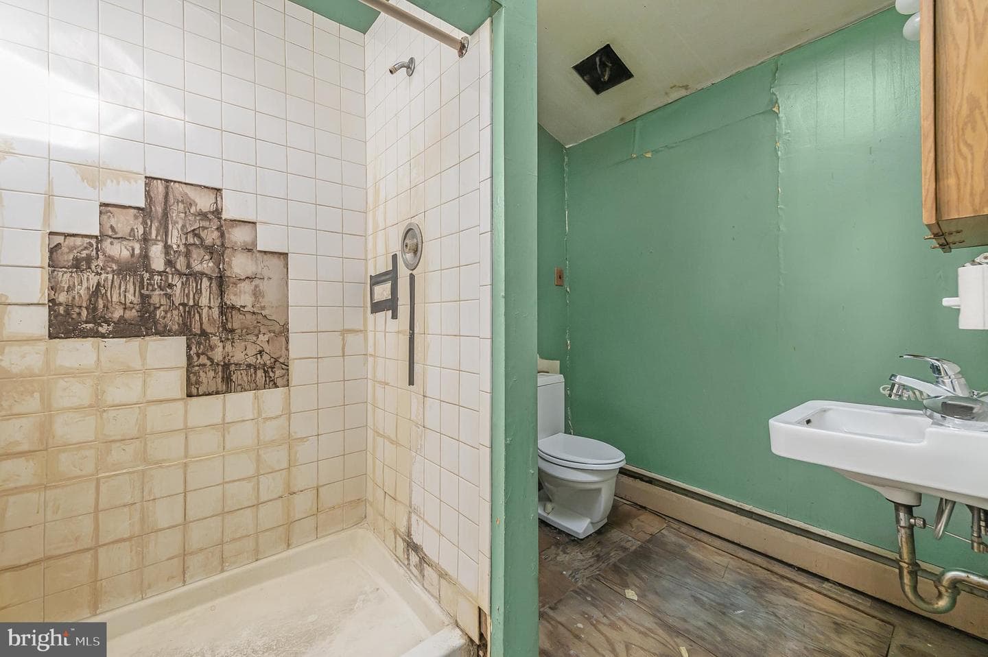 302 Garth Road photo 8