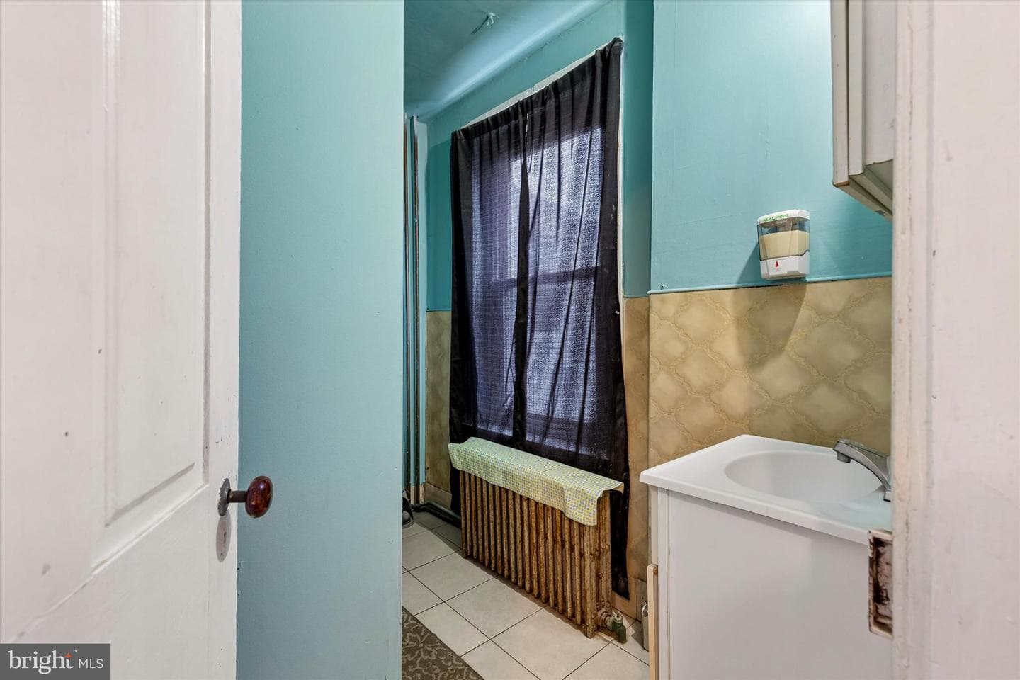 651 Corson Street photo 10
