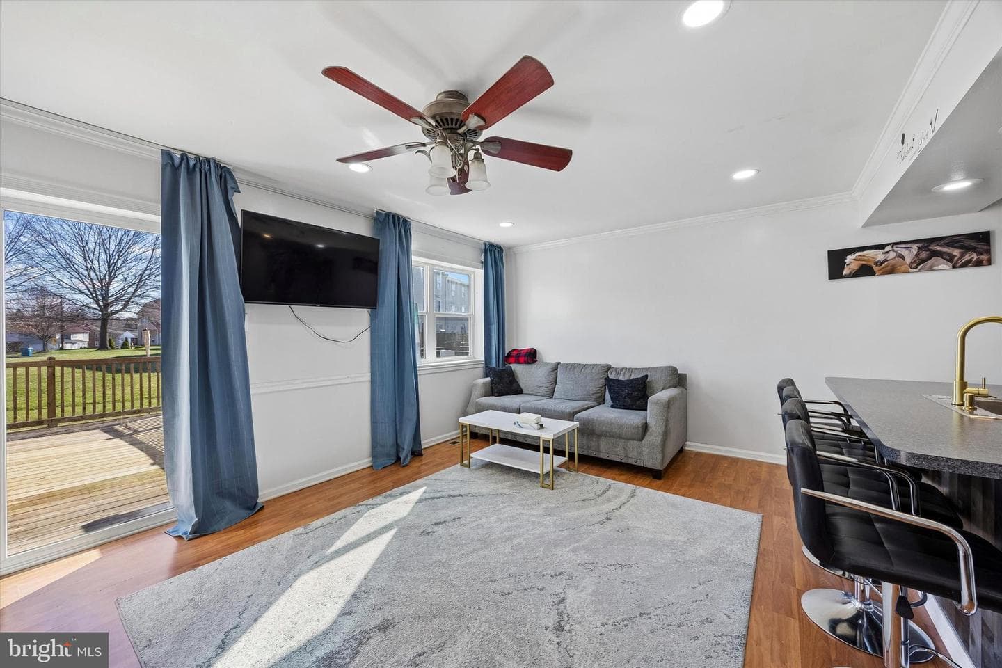 318 Parkview photo 10