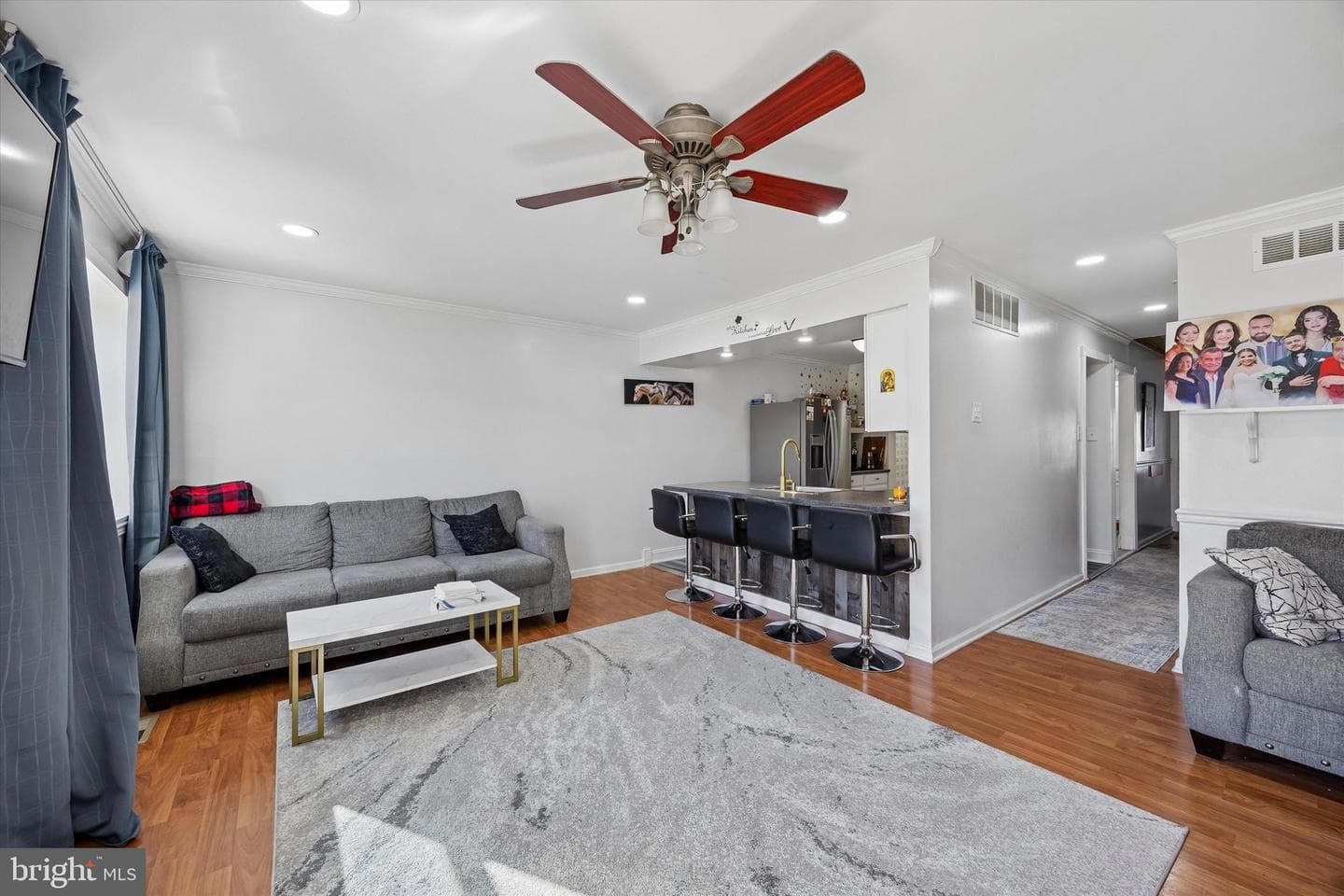 318 Parkview photo 11