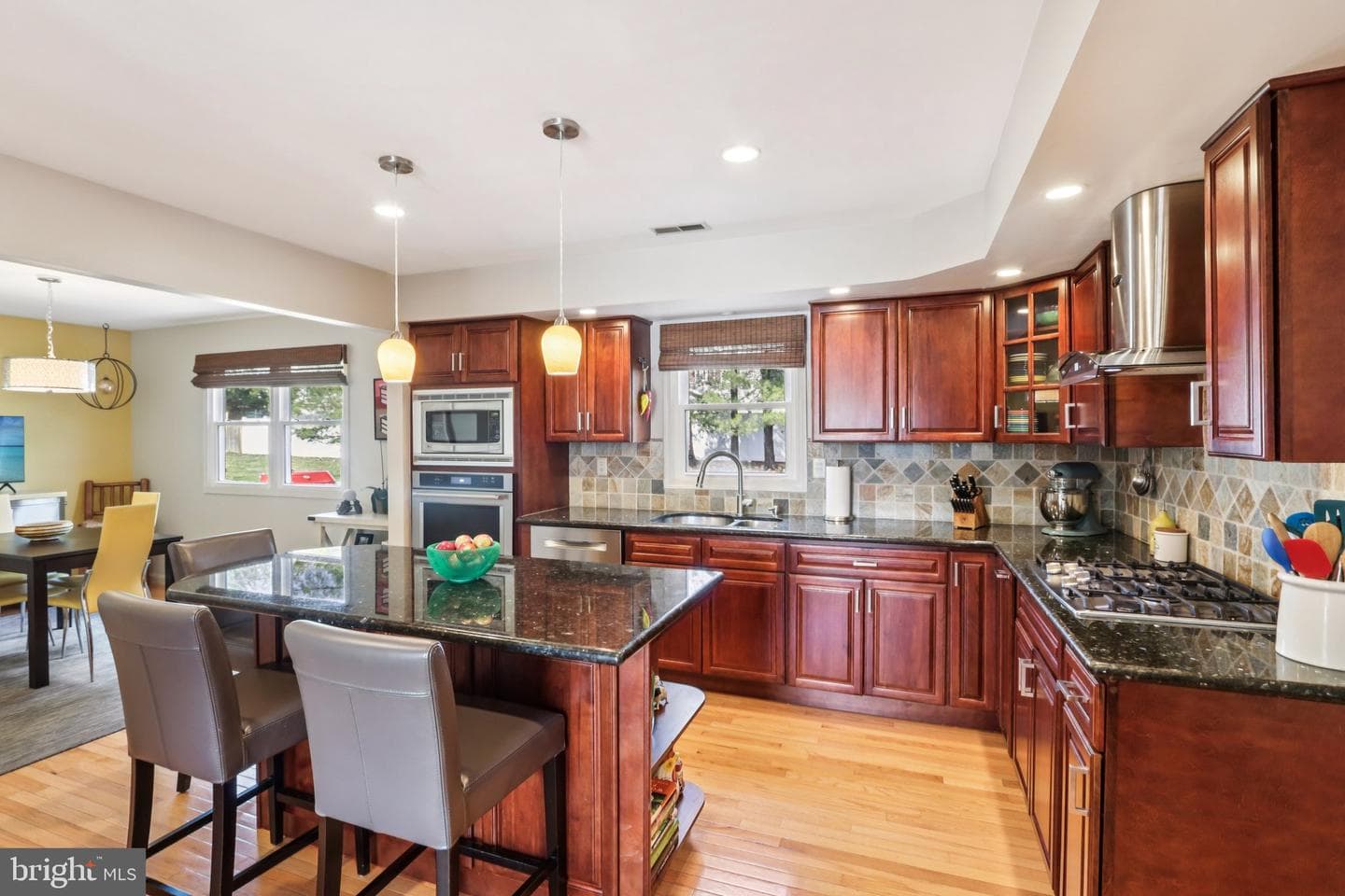 1228 Jarvis photo 21