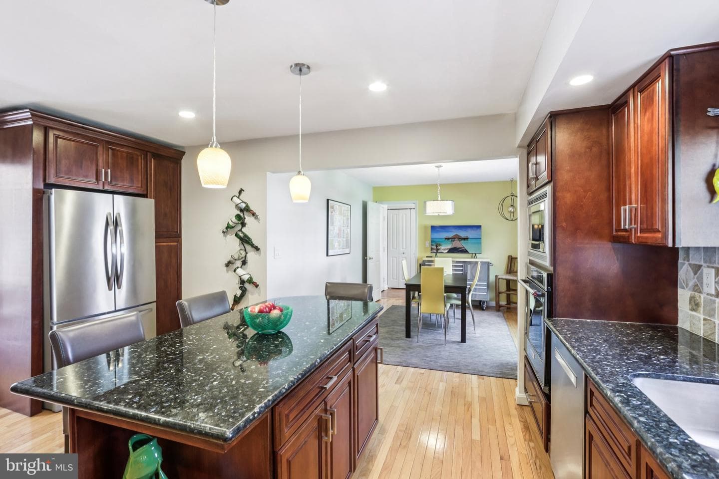 1228 Jarvis photo 22