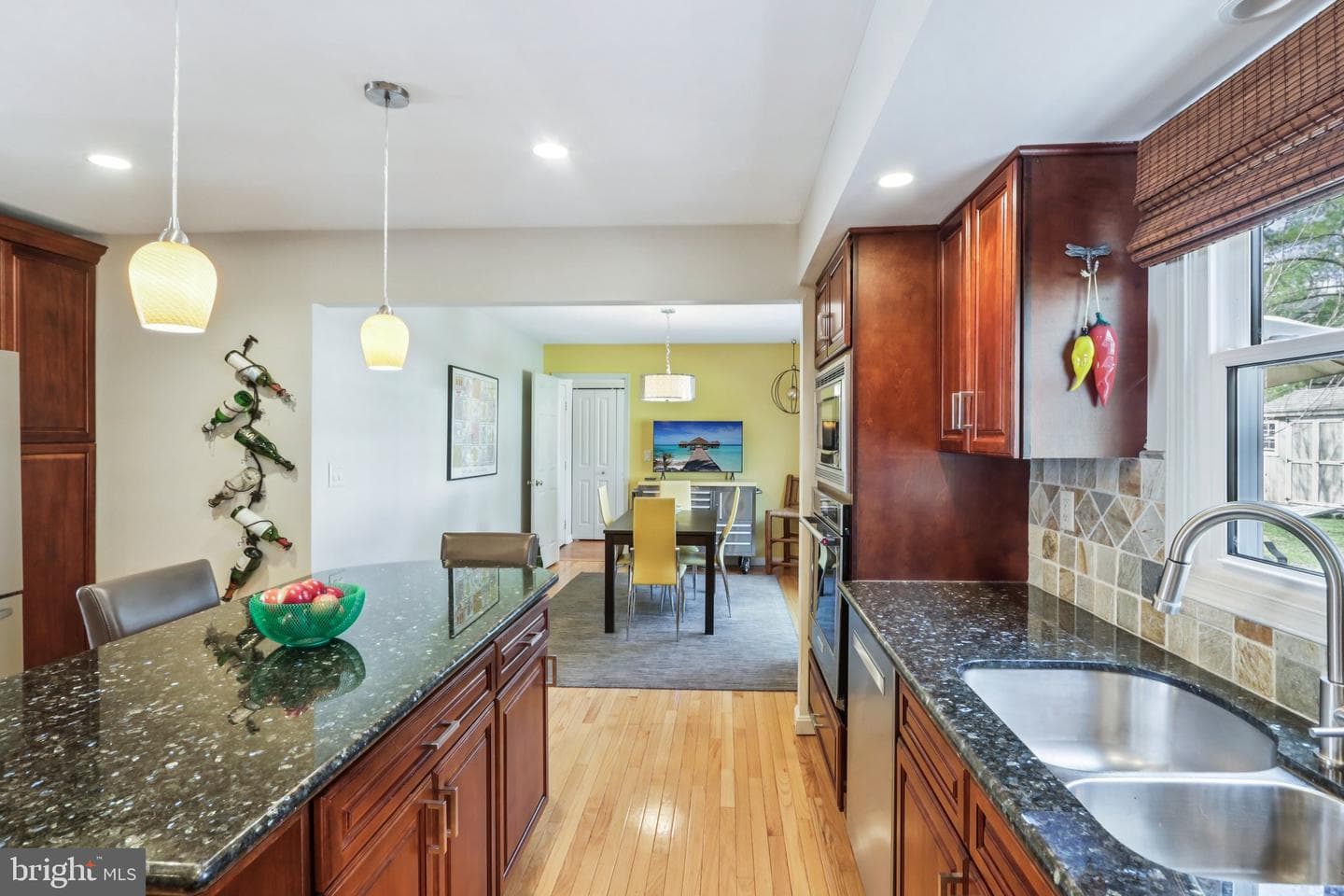 1228 Jarvis photo 23