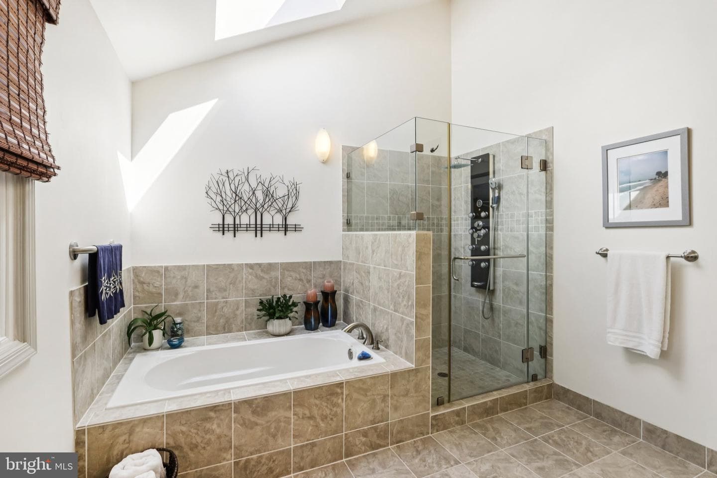 1228 Jarvis photo 43