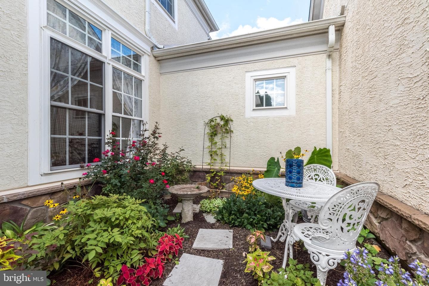 279 Goldenrod Drive photo 4