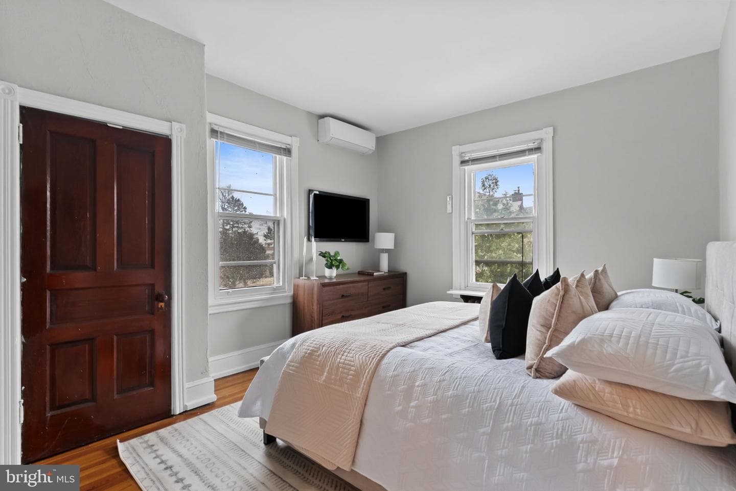 221 Wayne Avenue photo 40