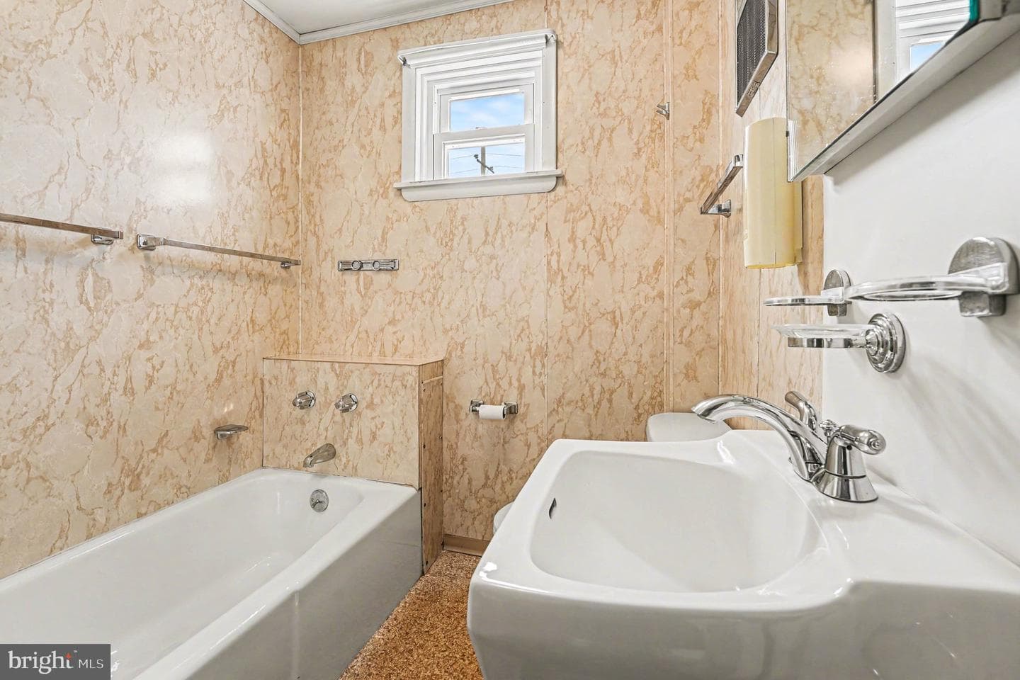 320 W Moreland Avenue photo 18