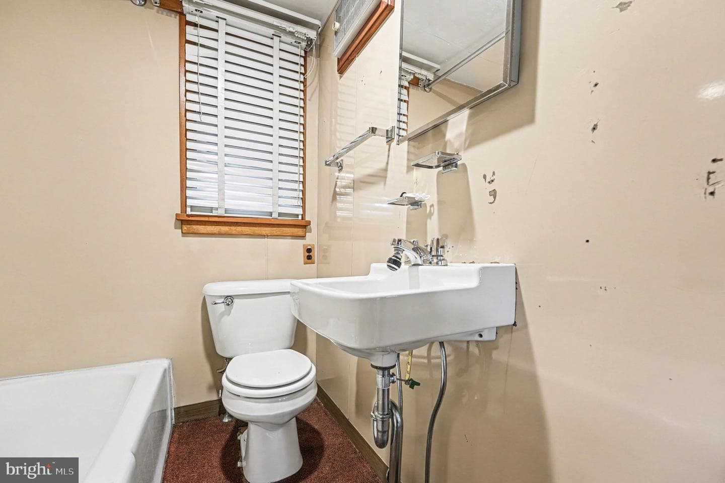 320 W Moreland Avenue photo 26