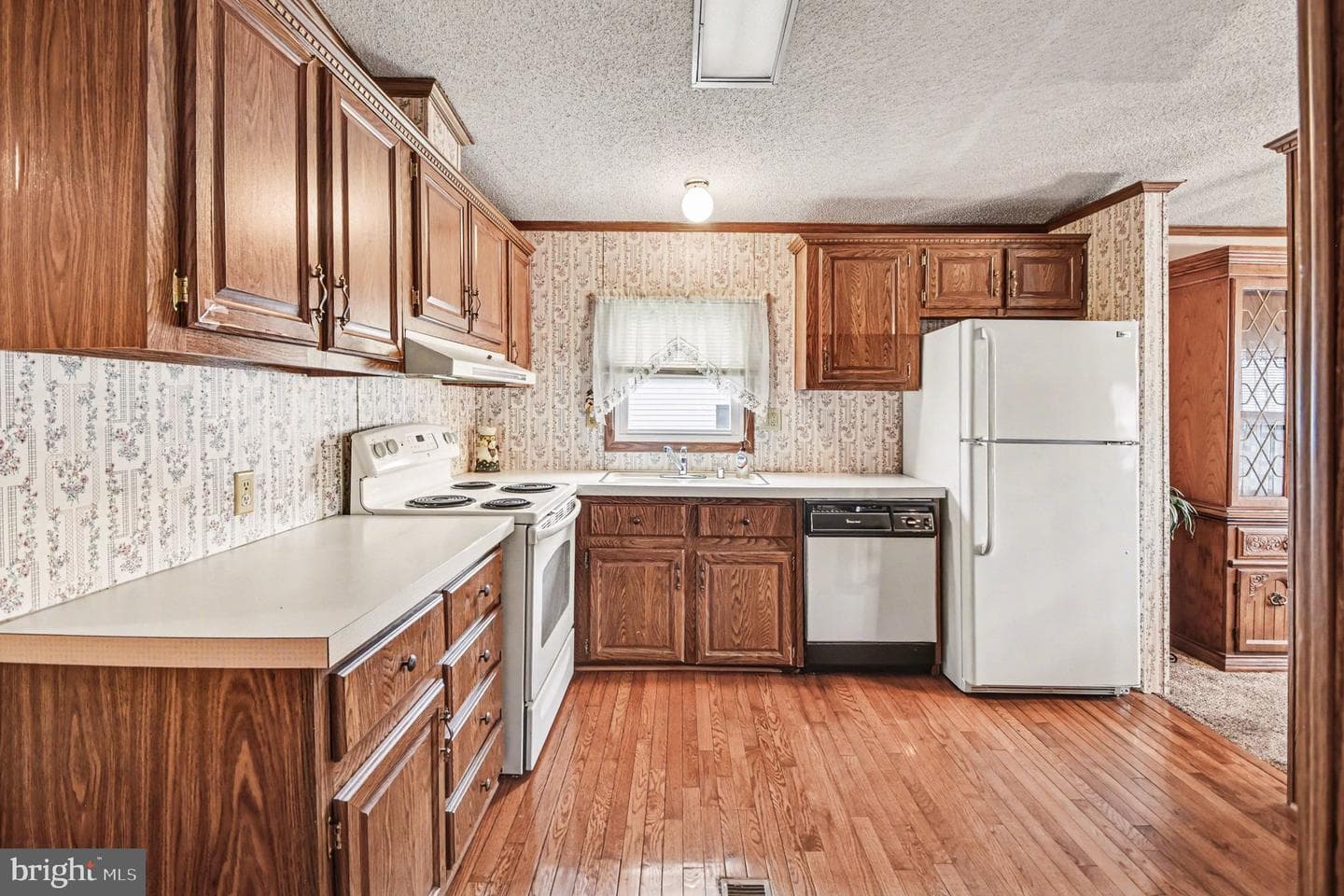 639 Laurel Court photo 4