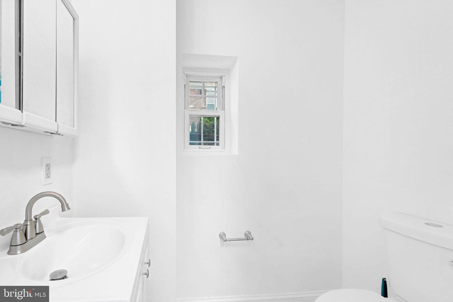 28 W Airy Street photo 12